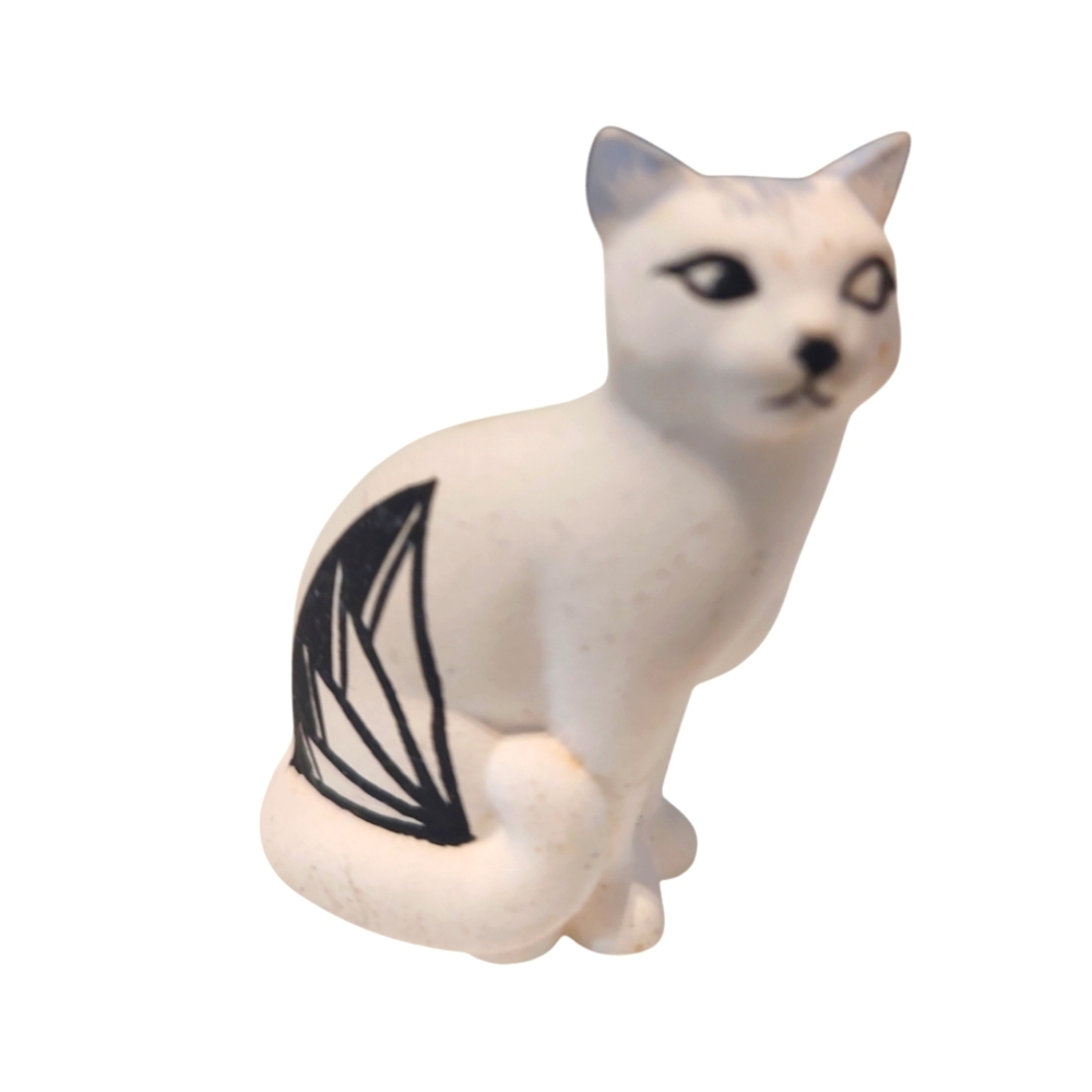 Vintage 1994 Laguna New Mexico Pueblo Cat Figurine Native Southwest Pottery